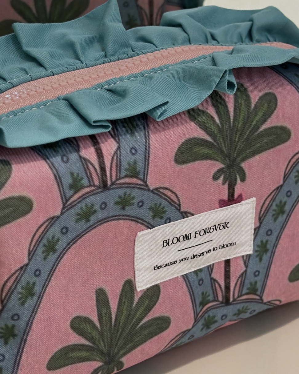 The Ruffled Palm Pouch