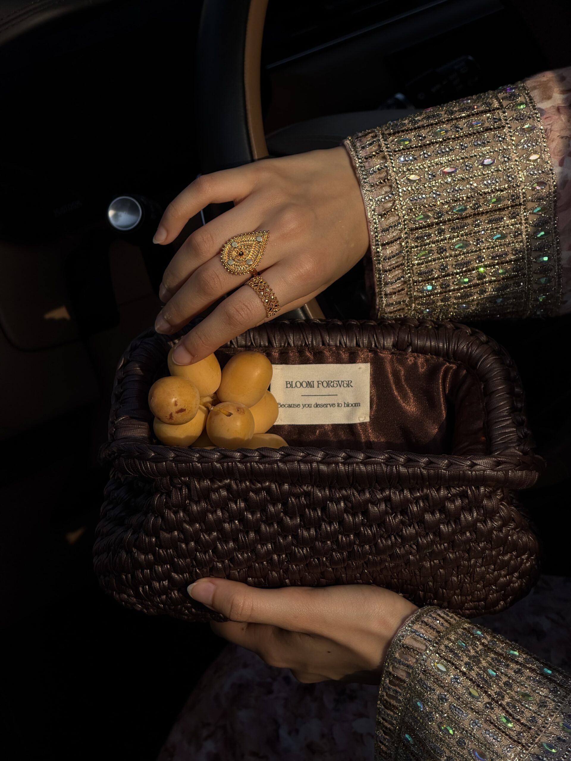 Brown Woven Clutch bad